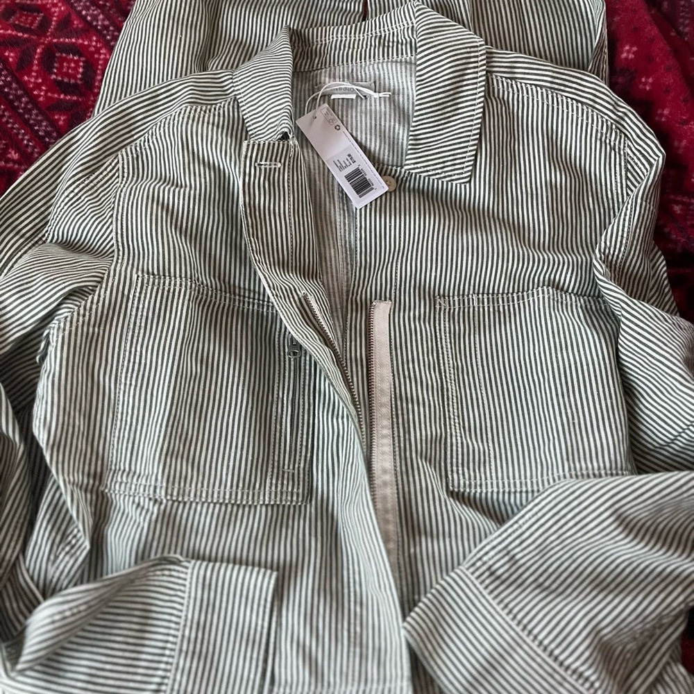 Outerknown Station Jumpsuit Green
Striped Size medium. - Picture 4 of 9
